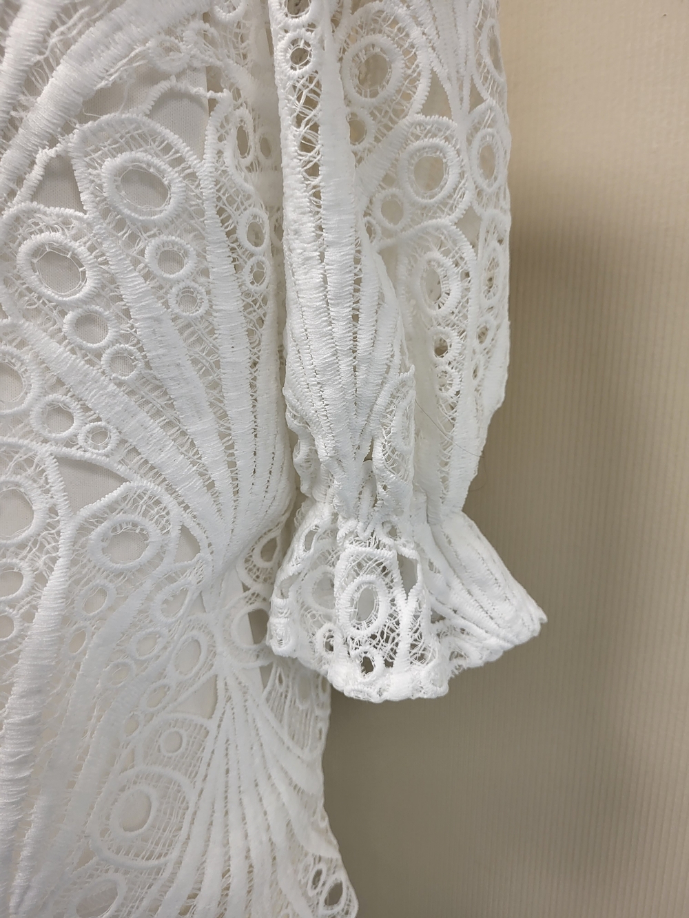 Flying Tomato White Crochet Lace Eyelet Puff-Sleeve Blouse Sz. S - Picture 7 of 13